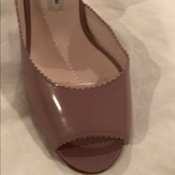 Manolo Blahnik Lavender/rose color. Size 7.5. - Picture 3 of 6